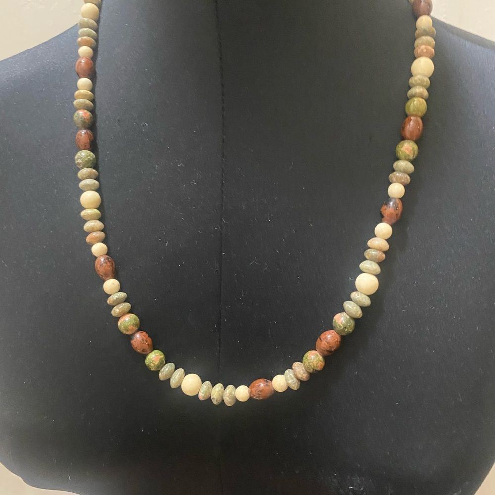 Natural jasper bead necklace